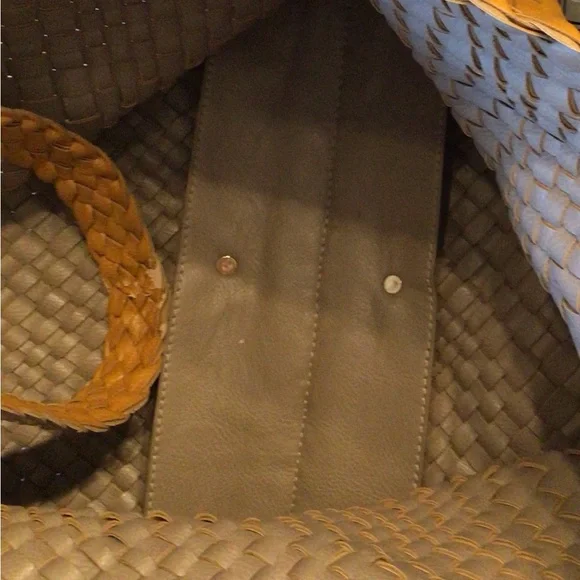 Woven Tan Tote Bag - Picture 4 of 10